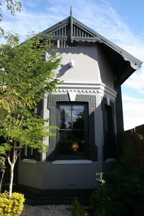 The Black House Villa Robertson Exterior photo